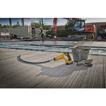 AKUMULATOROWY WIBRATOR DO BETONU XR 18V 0*AH DEWAL